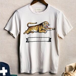 Imogen + willie Cream scrimmage tee with Tiger Graphic in size Small